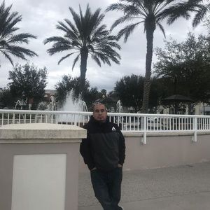 Meet your Posher, Leonel